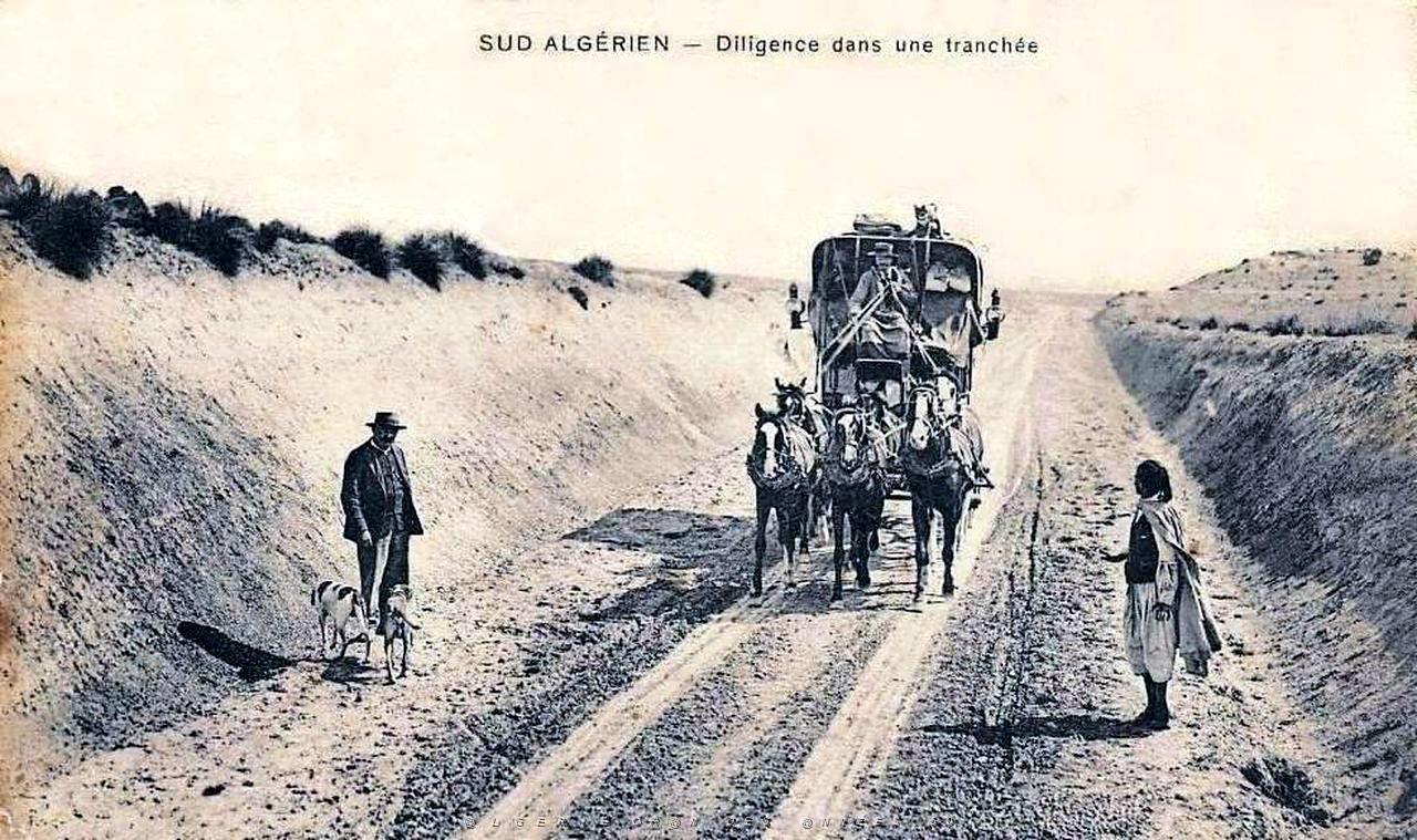 Sud Algerien - Diligence dans la tranchee.jpg
